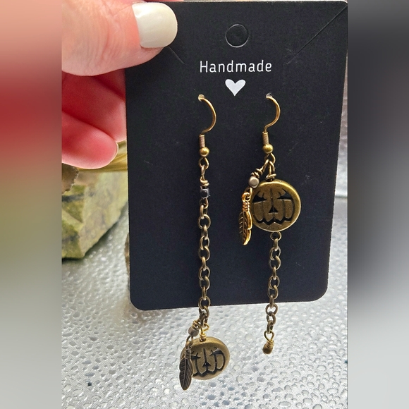 "5/$25" Mismatched Jack-o-Lantern Brass Tone Dangle Earrings 925 Ear Wires - Picture 1 of 4